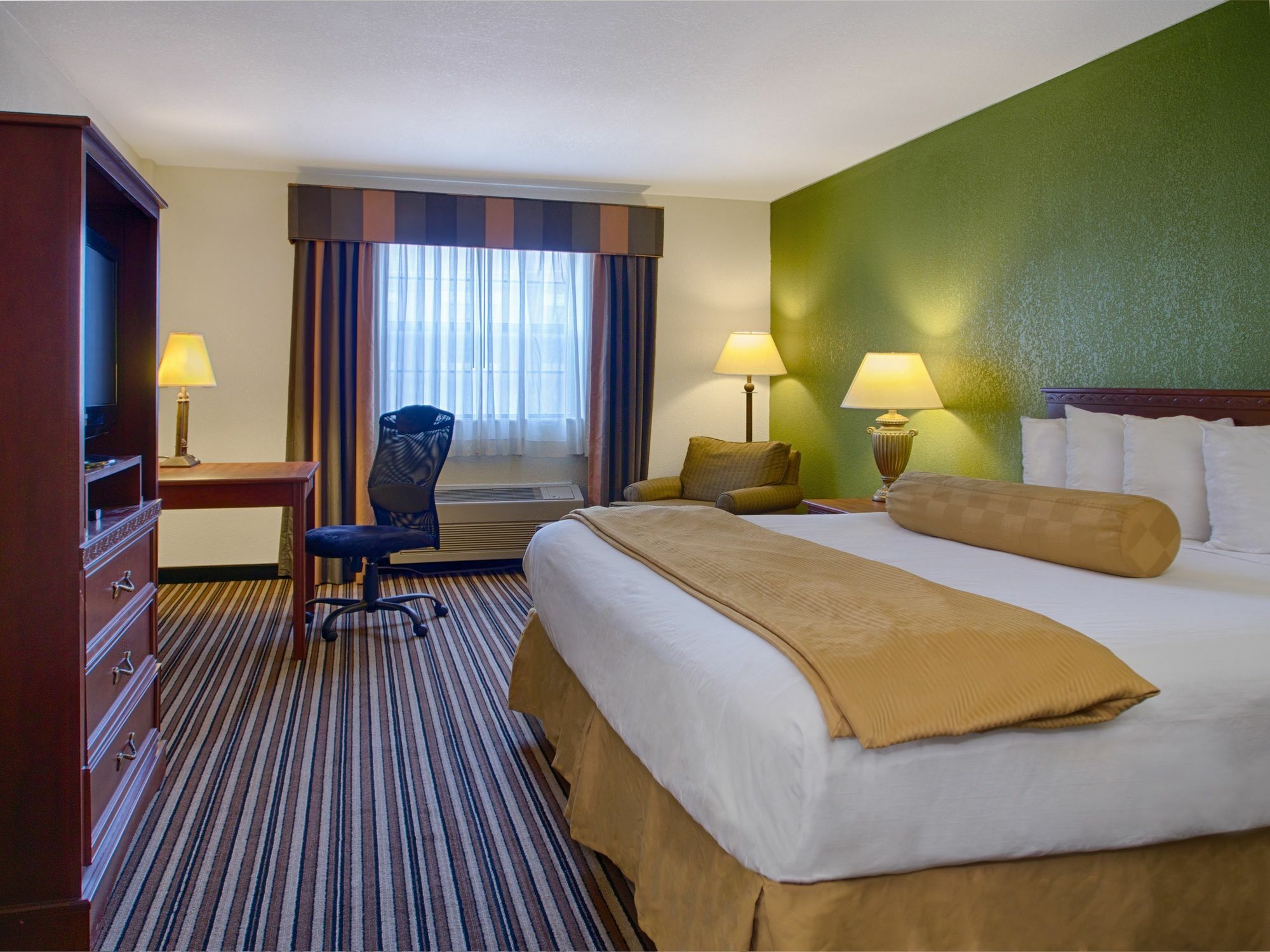 Quality Inn & Suites Columbia I-70 Exterior foto
