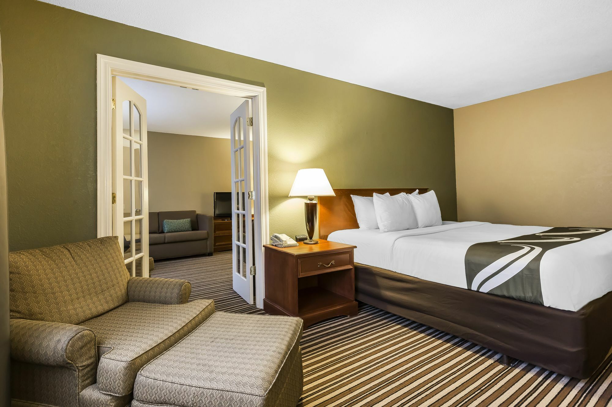 Quality Inn & Suites Columbia I-70 Exterior foto